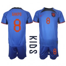 Nederländerna Cody Gakpo #8 Bortaställ Barn VM 2022 Korta ärmar (+ Korta byxor)